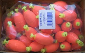Betts Tackle B015w-50r 1-1/2 Inch Weighted Oval Snap On Float Red Bag Of 50 Betts Tackle B015w-50r 1-1/2 Inch Weighted Oval Snap On Float Red Bag Of 50