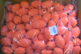 Betts Tackle B0250sl-r 2-1/2 Inch Red Slotted Oval Float With Pegs Bag Of 100