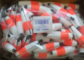 Betts Tackle B0bsl-rw 2 Inch Red And White Slotted Cigar Float With Pegs Bag Of 100