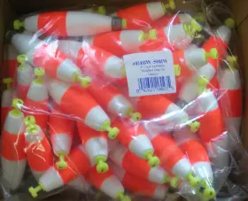 Betts Tackle B4bw-50rw 3 Inch Weighted Snap On Foam Float Red/white Bag Of 50 Betts Tackle B4bw-50rw 3 Inch Weighted Snap On Foam Float Red/white Bag Of 50