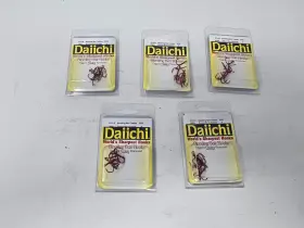 Daiichi D99q-6 Replacement Treble Hooks D99q Light Wire Death Trap Bleeding Red Size 6 Daiichi D99q-6 Replacement Treble Hooks D99q Light Wire Death Trap Bleeding Red Size 6