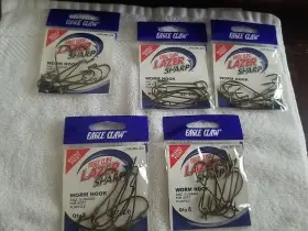 Eagle Claw L095jbg Lazer Sharp Worm Hook. Sz 2/0. Lot Of 5 Packs. Needle Point Eagle Claw L095jbg Lazer Sharp Worm Hook. Sz 2/0. Lot Of 5 Packs. Needle Point
