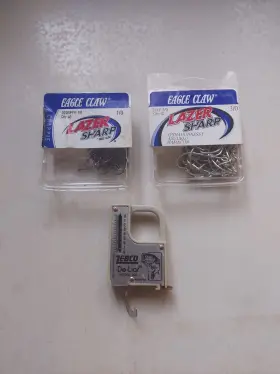 Eagle Claw L118mgf Zebco De-liar Measure And 2 Packages New Lazer Sharp Fishing Hooks