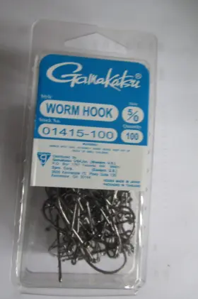 Gamakatsu 089726008095 100 Pack Rubber Worm Round Bend Fishing Hooks Size 5/0 Gamakatsu 089726008095 100 Pack Rubber Worm Round Bend Fishing Hooks Size 5/0