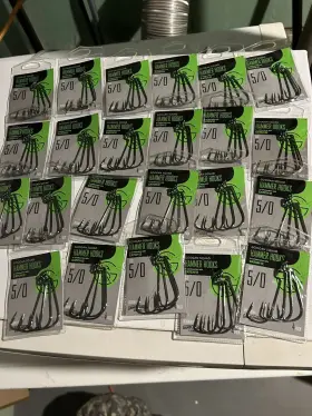 Googan Squad 810029330244 100 - Ewg 5/0 Hooks 20 Packs 5 Per Pack