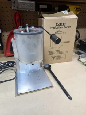 Lee 90009 10 Lb. Lead Production Pot Iv Lee 90009 10 Lb. Lead Production Pot Iv