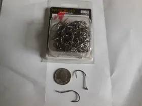 Matzuo 113010-4/0 100 413012 Black Up Eye Offset Octopus Fish Hooks Size 2/0 Matzuo 113010-4/0 100 413012 Black Up Eye Offset Octopus Fish Hooks Size 2/0