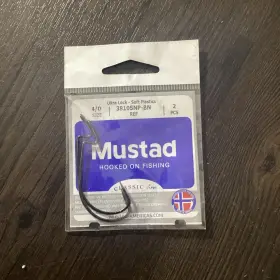 Mustad 023534139220 Salmon Egg Hook Size 4/0 2pcs Mustad 023534139220 Salmon Egg Hook Size 4/0 2pcs