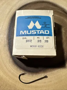 Mustad 33637bu-2/0-100 33637 # 2/0 Blued Sproat Worm Hook 100ct Free Shipping Mustad 33637bu-2/0-100 33637 # 2/0 Blued Sproat Worm Hook 100ct Free Shipping