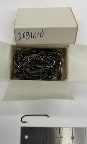 Mustad 3681010 Vintage Size #10 Box Of 100. Loop Eye Streamer Hook Mustad 3681010 Vintage Size #10 Box Of 100. Loop Eye Streamer Hook