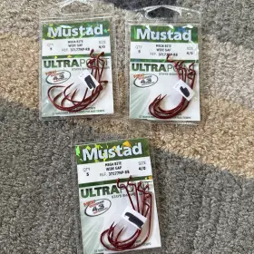 Mustad 37177nprb-50 5 Pack Mega Bite Soft Worm Hooks 37177np-rb Size 4/0 Red Hook Lot Of 3
