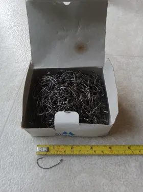 Mustad 37193bln Box Of 1000 1/0 Fishhooks Fishing Hooks Jigs Lures Etc