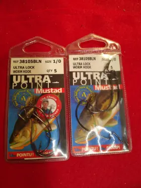 Mustad 38105bln Lot Of 2 Ultra Lock Worm Hook Pkgs. 5 10 Total Sizes 1 And 4 Mustad 38105bln Lot Of 2 Ultra Lock Worm Hook Pkgs. 5 10 Total Sizes 1 And 4
