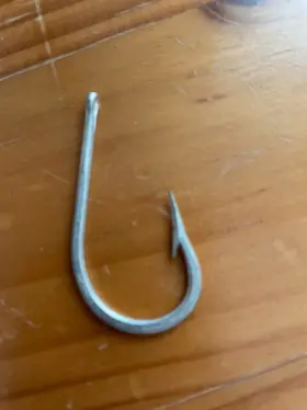 Mustad 7693 Vintage Southern And Tuna 7690 Needle Eye Hooks 5/0 Norway Made 10ct Box Mustad 7693 Vintage Southern And Tuna 7690 Needle Eye Hooks 5/0 Norway Made 10ct Box