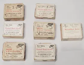 Mustad 92600 Beak Hooks Mixed Lot Old Stock Norway Assorted Sizes Long Shank Open Box Mustad 92600 Beak Hooks Mixed Lot Old Stock Norway Assorted Sizes Long Shank Open Box