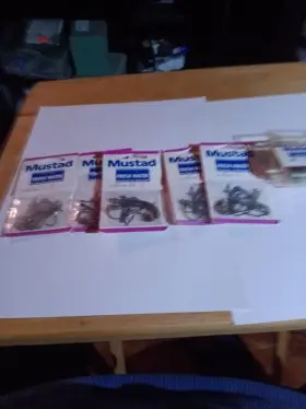 Mustad Eagle Claw 33637br 1 Lot Of Hooks 1pack Fishing Floats Large /