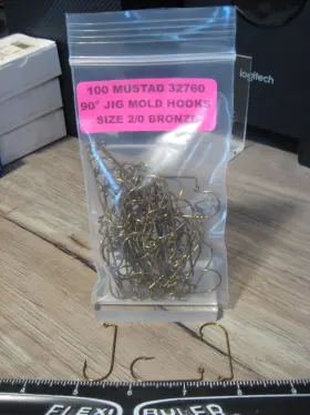 Mustad Fishing Hooks 023534039353 100 90 Jig Mold Fish 32760 Size 2/0 - Bronze Standard Round Bend