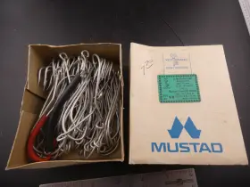Mustad Fishing Hooks 22396 78 Kirbed Bent Shank Limerick Tube Fish Hook 31022 Size 9/0 Saltwater Mustad Fishing Hooks 22396 78 Kirbed Bent Shank Limerick Tube Fish Hook 31022 Size 9/0 Saltwater