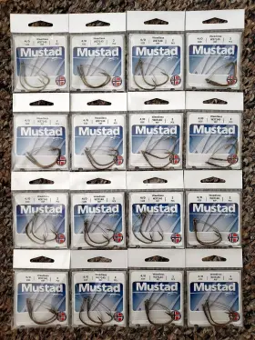 Mustad W37140-4/0-2 16 Classic Worm Hook Size 4/0 Wide Gap Weedless Bass Fishing Lot W37140 Mustad W37140-4/0-2 16 Classic Worm Hook Size 4/0 Wide Gap Weedless Bass Fishing Lot W37140