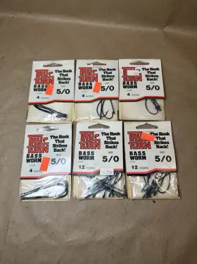 Tru-turn 042758577052 Lot Of 6 Tru-turn Bass Worm Hooks 5/0 Inch The Hook That Strikes Back Tru-turn 042758577052 Lot Of 6 Tru-turn Bass Worm Hooks 5/0 Inch The Hook That Strikes Back